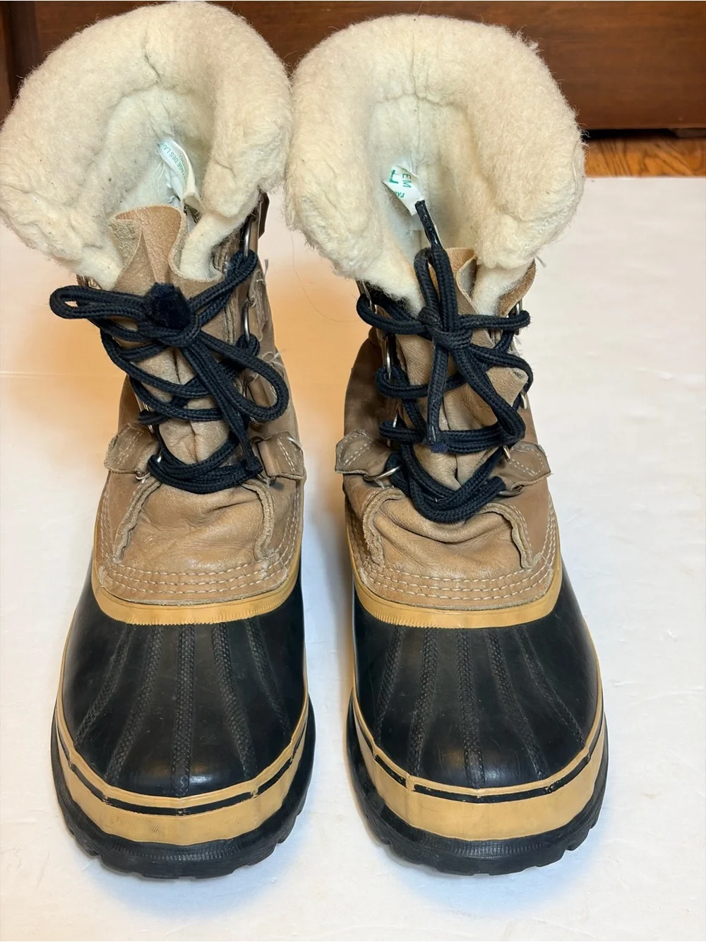 Women’s Sorel Caribou 7 Winter Snow Rain Hiking Boots Wool Sherpa Natural Rubber